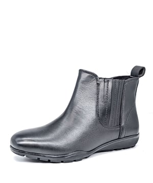 Experience complete comfort every day in the Dr Keller Anna Chelsea Boots. Cut from soft leather uppers with side panels and a rear pull tab, the Chelsea Boots offer a traditional pull-on footwear style, perfect for everyday wear.
