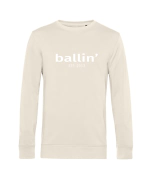 Jersey de hombre de la marca Ballin Est. 2013. Los jerseys de Ballin Est. 2013 están hechos de 80% algodón orgánico y 20% algodón de poliéster reciclado, y tienen un corte regular. El suave algodón proporciona una gran comodidad.  Nombre del modelo: Basic SweaterCategoría: jersey de hombreMateriales: algodón orgánico, poliéster recicladoColor: crudo