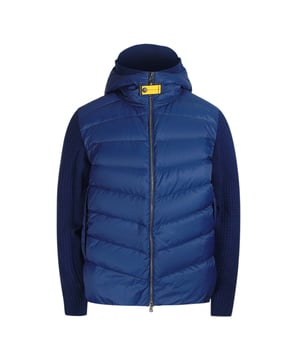 Mantengase abrigado y elegante con la chaqueta azul marino de Parajumpers. Este lujoso abrigo esta confeccionado con un tejido ligero y aislante que retiene el calor y protege contra los elementos. No sacrifiques el estilo por la comodidad: !haz una declaracion!, Relleno: 90% plumon de pato, 10% plumas de pato Material superior: 100% poliamida, ajuste regular, cierre de cremallera, azul marino, brazos hechos de 100% lana merino extrafina, Abrigo azul, chaqueta azul marino