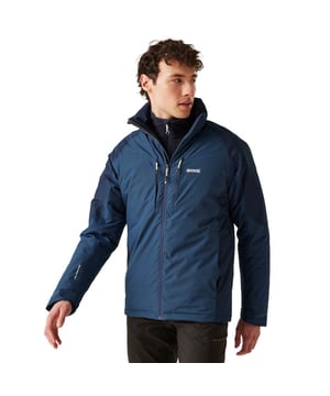 The Winter Calderdale II men's jacket from the Regatta Outdoor Heroes collection, boasts waterproof, breathable and warm features. Meticulously crafted from Isotex 10000 fabric, this walking jacket ensures top-tier protection. Taped seams and medium-weight Thermoguard insulation collectively make it an ideal pick for any weather conditions. With finishing touches like a concealed hood and multiple pockets, this jacket adds versatility to your outdoor wardrobe.