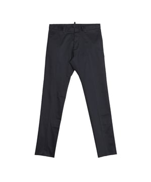 Pantalón chino Dsquared2.
Resulta ideal para múltiples combinaciones y diferentes ocasiones.
Cierre principal con botones invisibles y botón de gancho.
Dos bolsillos abiertos en los laterales.
Dos bolsillos traseros con botón.
Trabillas para el cinturón.
Costuras vistas a tono.
 Composición: 97% Algodón, 3% Elastano
 Cuidados:
Lavar en seco.
Planchar a temperatura baja.
No usar lejía.
No usar secadora.