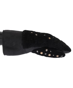 Guantes 100% autenticos de Dolce & Gabbana.
  Estilo casual de muneca.
  Color negro con detalles de tachuelas doradas y plateadas.
  Detalle del logotipo.
  Fabricado en Italia.
  Confeccionado con materiales de cuero y piel de oveja.