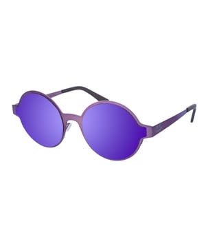 Gafas de sol Kypers con montura de metal.
Color Violeta
Forma redonda.
Lentes de color Violeta
Patillas de metal, con el nombre de la marca grabado en aplicación metálico.
100% Protección UV. 
Cristales antirreflejo.
Incluye una funda de tela de protección.

Medidas  Alto lente: 50 mm
Ancho lente: 57 mm.
Puente: 20 mm.
Patillas: 145 mm.


Limpieza y manutención:
-Limpiar las gafas con agua y jabón (neutro).
- No utilice paños sucios o abrasivos, que puedan alterar las características de los filtros.
- Utilice solo accesorios y repuestos originales.
