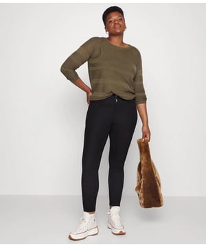 From this trending brand VILA, these jeans are the perfect pair of plus sized skinny jeans.  With just the right amount of stretch made from a cotton blend fabric for breathability and comfort.  Finished with classic 4 jeans pockets and belt loops

Stretchy  Cotton Blend Fabric
 
69% Cotton 30% Polyester 1% Elastane
Length: Full Length
29" Inside Leg
Sizing: As expected
Fit: Slim
  
High Rise, Zip Fly
These are last season clearance made for Vila
