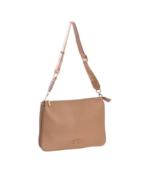 Crossbody bag U.S. POLO ASSN.
 Synthetic.
 Zipper closure.
 It contains three open compartments.
 Front interior: Two open pockets.
 Back interior: One zipper pocket.
 Adjustable removable strap.
 Interior lining with brand print.
 Brand logo on the front.
 Seams seen in tone.
 Measures: 35x26x4
 Composition: 100% Polyurethane
 Care:
Clean with a wet cloth.
