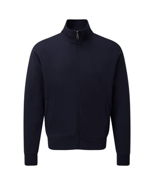 Geraderer Schnitt für einen modernen Look. Kadettenkragen aus eigenem Stoff mit passend eingefärbtem Fischgrät-Nackenband. Eingesetzte Ärmel und nach vorne gerichtete Schulternähte. YKK-Reißverschluss mit Metallabdeckung in Antiksilber. Selbstgestrickte Leistentaschen vorne. Waschanleitung Geeignet für 40C-Wäsche und Trockner bei niedriger Temperatur. Material 80% gekämmte, ringgesponnene Baumwolle, 20% Polyester. XS - 34/36, S - 36/38, M - 38/40, L - 40/42, XL - 42/44, 2XL - 44/46, 3XL - 46/48, 4XL - 48/50 (4XL nur in Schwarz und French Navy erhältlich).