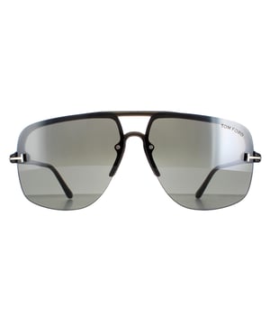 Die Tom Ford Aviator Mens Mastic Smoke Gradient Hugo 02 FT1003 Sonnenbrille ist ein elegantes und stilvolles Accessoire. Diese Sonnenbrille hat einen Aviator-Rahmen mit einem kühnen Design. Der Rahmen ist aus hochwertigem Acetat gefertigt und in verschiedenen Farben erhältlich. Das Tom Ford-Signet "T" ist prominent auf dem Bügel der Brille angebracht und verleiht dieser ohnehin schon modischen Sonnenbrille einen Hauch von Luxus. Diese Sonnenbrille ist perfekt für jeden Anlass und wertet jedes Outfit auf.