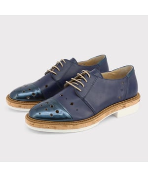 Merk: Made in Italia Lente Zomer Collectie  Brogue Veterschoen, Geperforeerde Details  100% Made In Italië  Bovenkant:  Eco-leer  Binnenzool:  Leer  Zool:  Rubber  Zoolhoogte:  3 cm