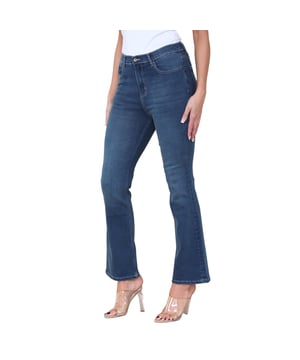 MYT Magic Shaping High Waist Slim Flared Leg Jeans. - - .  Magic Shaping Technology maakt je buik platter en tilt je billen op voor een flatterende look en de Shaping Darts geven je een extra lift, terwijl een Gap-proof tailleband je een geweldige pasvorm geeft. - - .  Knoopsluiting, gulp met rits, 2 voorzakken, 2 achterzakken en een enkele muntzak. - - .  De denim is gemaakt van een mix van zacht, ademend katoen met extra stretch voor comfort. - - .  Gemakkelijk te dragen kledingstukken die klassieke en moderne ontwerpen combineren.