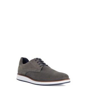 A premium Gibson crafted from perforated embossed nubuck or leather Beko has been designed with contrasting waxed laces, a rubber sole and topline piping. With a branded inner sole this versatile smart/casual option will be your go-to style.