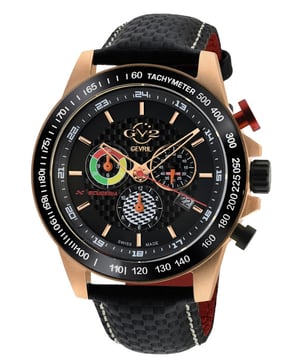 GV2 Scuderia - Cronógrafo
El cronógrafo deportivo de GV2, Scuderia, es el complemento perfecto para el ejecutante de alta octanaje. Inspirado en las carreras italianas, Scuderia no solo es rápido: su diseño elegante y atrevido llama la atención a cualquier velocidad. Una corona lista para la competición con un patrón de bandera de vuelta final es solo el comienzo. El sub-dial inferior en forma de línea de llegada complementa perfectamente los marcadores y el taquímetro en el bisel, ideal para calcular velocidades hasta fracciones de segundo. Haciendo eco del sub-dial, la correa de impresión de fibra de carbono en cuero genuino italiano con costuras es un detalle inspirado en la pista que no se deja opacar por el trofeo grabado en la parte trasera del estuche, que hacen de Scuderia una apariencia ganadora. No solo es agresivo, Scuderia está equipado con las características de rendimiento estándar de GV2: una caja circular de 45 mm en cristal de zafiro antirreflectante, resistente al agua hasta 100 metros y movimiento de cuarzo suizo multifunción que hacen que este reloj sea casi indestructible. ¿Te sientes audaz? Haz movimientos con la Colección Scuderia.

Especificaciones
Reloj cronógrafo multifunción de cuarzo Scuderia GV2 9921 para hombres

Reloj de cuarzo suizo para hombres de la Colección Scuderia de GV2
Caja redonda de acero inoxidable 316L de 45 mm, cronógrafo multifunción con escala de taquímetro, alarma, una zona horaria adicional
Esfera de fibra de carbono negra, marcadores en color oro rosa
Sub-dial de segundos, ventana de fecha a las 4 en punto
Correa de cuero genuino italiano negro con costuras blancas, hebilla de espiga
Cristal de zafiro antirreflectante
Resistente al agua hasta 100 metros/10 ATM
Crono de cuarzo suizo multifunción, Ronda 5130D con alarma.