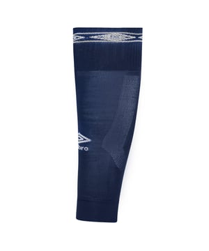 95% Polyamid, 5% Elastan. Marke: Umbro. Design: Logo, Unifarben. Knöchel mit Gummizug, wendbar. Wadenmitte. Bündchen: gerippt. Bündchen zum Umklappen.