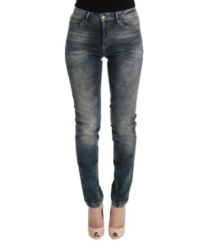 Nuevo con etiquetas  
Ajuste slim  
Modelo Red Diamond  
Color lavado azul  
Hecho de 98% algodón y 2% elastano  
Cierre con cremallera y botón  
Detalles de logo  
Material: 98% algodón 2% elastano  