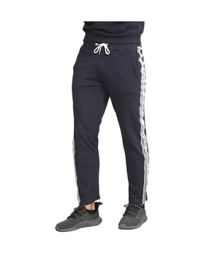 Gant Mens Original Striped Sweatpants Featuring; Elasticated Waist with Drawstring Ribbed Waist 2 Side Pockets, 1 back pocket. Regular Fit 87% Cotton, 13% Polyester Featuring; Elasticated Waist with Drawstring Ribbed Waist 2 Side Pockets, 1 back pocket. 87% Cotton, 13% Polyester