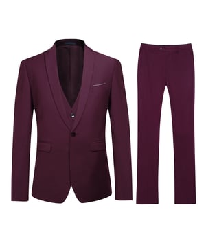 [Materialpflege] HOCHWERTIGES MATERIAL – 70 % Polyester, 30 % Viskose für die Außenseite. Es ist bequem, atmungsaktiv, weicher, glatter, leichter zu waschen und behält seine Form. 94 % Polyester und 4 % Viskose für die Innenseite. Es atmet frei und nimmt Schweiß auf. WASCHEN – Chemische Reinigung wird empfohlen; Handwäsche ist möglich, jedoch mit kaltem Wasser. [Stildesign] SLIM FIT – Dieser Anzug hat ein spitzes Reversdesign und einen kleinen Schnitt mit 3D-Drapierung. Revers, vier Knöpfe am Ärmel und Knopfverschluss. Flache, lockere Hose mit verlängertem Hüftgurt und schrägen Seitentaschen. Slim-Fit-Anzüge sind etwas enger als Anzüge mit normaler Passform. Wenn Sie sie anziehen, lassen sie Sie kleiner und schärfer wirken. Und sie sehen modern und gut aus. VIELSEITIGER ANLASS – Er eignet sich für viele Anlässe wie Hochzeiten, das tägliche Leben, Geschäftstreffen, modische Partys, jeden großen Feiertag usw. Er ist auch perfekt für junge Männer, die sich auf die Heimkehr vorbereiten und zur Schule zurückkehren. [Paket] 1 * Blazer + 1 * Hose + 1 * Weste