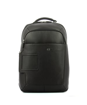 Essentiële en casual Piquadro Rugzak, volledig vervaardigd uit echt leer. Met een georganiseerd compartiment met specifieke zakken, een sleeve voor tablet en laptop, een bovenhandvat, een voorzak en verstelbare gewatteerde schouderbanden. 1.032 gr