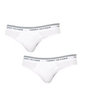 Tommy Hilfiger 3-pack briefs.
 Made of elastic cotton.
 Black elastic rubber waistband, with the brand name embroidered.
 Comfortable and breathable fabric.
 Anatomical front, with the ability to hold without squeezing.
 Seams seen in tone.
 Composition: 93% Cotton, 7% Elastane
 Care:
-Wash at max temperature. 40ºC.
 -Do not use bleach.
 -Supports dry cleaning.
 -Allows you to use a dryer.
 -Iron at max temperature. 130ºC.