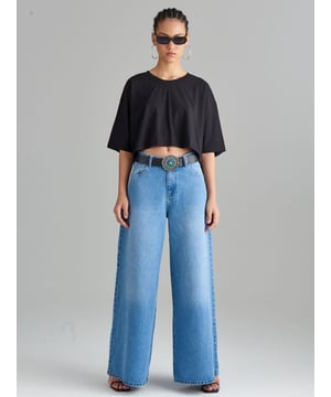 -Flexible, Baumwollstoff.-Fahrradkragen, halbe Ärmel mit tief angesetzter Schulter.-Übergröße.-Kann mit Leggings und Jeans kombiniert werden.