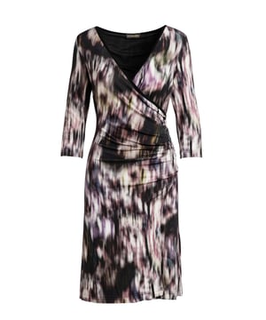 Imitatiewikkeljurk van bedrukte jersey met stretch – viscose-elastaan. Driekwartmouwen. Dubbele stof aan de voorkant. Zwarte bies in de halslijn. Lichtjes geplooid links in de taille. Voering van stretchstof aan de achterkant.
