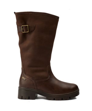 Luce una comodidad atrevida y un estilo inspirado en las motos con las botas Jana Fleece Lined. Estas botas casi hasta la rodilla están confeccionadas con materiales veganos de primera calidad en un llamativo tono negro con una hebilla de metal decorativa. Un cómodo forro polar mantiene tus pies abrigados, mientras que la suela de goma resistente garantiza el agarre y un cierre de cremallera interior hace que sea fácil ponérselas y quitárselas. Disfruta del estilo con conciencia.