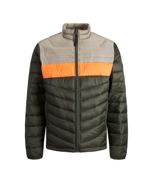 Chaqueta para hombre de la marca Jack & Jones. La chaqueta está hecha de poliéster de alta calidad.  Marca: Jack & JonesNombre del modelo: Jje Hero Puffer Collar Categoría: abrigo de hombre inviernoMateriales: poliésterColor: verde, beige, naranja.