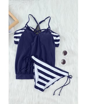Stijlvolle en trendy tankini  
Gemaakt van kwaliteitsmaterialen  
Comfortabele en flatterende pasvorm  
Uniek patchworkontwerp met strepen  
Geschikt voor verschillende gelegenheden  
Veelzijdig en gemakkelijk te stylen