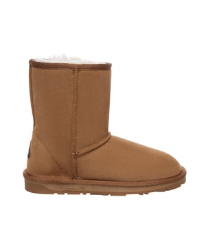 The iconic shape that started it all. Aptly named, the Parrot Short Classic is the traditional baseline model that many other designs got their foundation from. Comfortable, trendy, and iconic, the Parrot Short Classic will always be just that, a classic.

Specification:
Suede Upper
Sheepskin Wool Lining
Sheepskin Wool Insole
TPR Rubber sole

Technologies:
Water, Snow & Stain Resistance