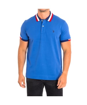 Short Sleeve Polo US Polo Assn.
 Color blue
 Ideal to complete a casual and modern look.
 Contrasting lapel collar.
 Medium button closure on the front.
 Ribbed sleeves and neckline.
 Embroidered logo on the front.
 Branded graphics on sleeve.
 Seams seen in tone.

 Composition: 100% Cotton

 - Wash maximum at 30ºC.
 - Iron at medium temperature, max. 110ºC.
 - It does not allow the use of a dryer.
 - Do not bleach.
 - Does not admit dry cleaning.
 Composition: 100% cotton
 Care:
- Wash maximum at 30ºC.
 - Iron at medium temperature, max. 110ºC.
 - It is not allowed to use a dryer.
 - Do not use bleach.
 - Does not support dry cleaning.