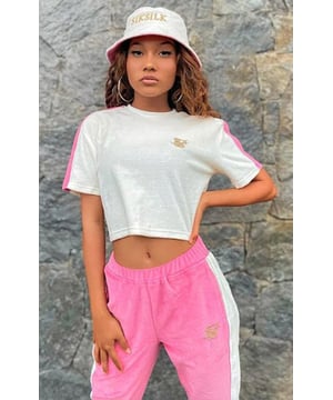 inchEcru Velour Crop T-ShirtRegular fitSoft touchEmbroidered SikSilk logoVelour panelsContrast pipingMachine wash76% Cotton 24% Polyester inch
