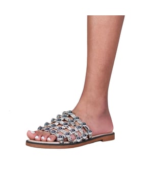 Boven: Kunstleer. Buitenzool: Synthetisch. Vlakke. Ontwerp: Gekooid, Bezaaid. Geschikt voor: Comfort. Sluiting: Slip-on.