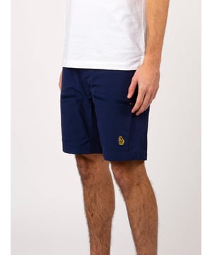 LUKE takes inspiration from traditional outdoor wear with these durable, light weight nylon shorts. They feature a front button and concealed zip closure and multiple zip pockets- perfect for all your essentials. They are detailed with the Gran Paradiso woven badge on the back and are then complete with the brand's signature lion head embroidery on the left leg pocket.