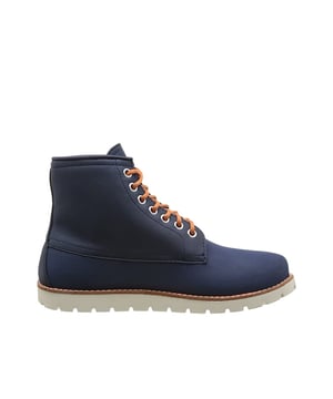 La plantilla aislada que alinea los zapatos le dan comodidad térmica y es increíblemente suave. ¿Un paseo por la ciudad o para trabajar? En estos zapatos estarás cálido y cómodo donde quiera que vayas. La parte superior del cuero ecológico mantiene los zapatos luciendo prístinos sin importar las condiciones climáticas. Si le gusta el calzado práctico y de alta calidad, este es el modelo para usted.