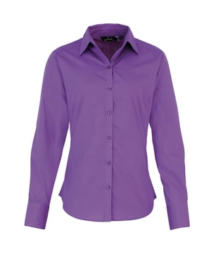 65% Polyester, 35% Katoen. Stof: Popeline. Ontwerp: Eenvoudig. Sluiting: Knoopsluiting. Halslijn: Collared. Manchet: Dubbele knoop. Mouwtype: Met lange mouwen. Hem: Afgerond. 2 rugpijlen. Duurzaamheid: Amfori, BCI goedgekeurd, REACH, Sedex, WRAP gecertificeerd. 6 VK: 31 in. 8 VK: 33 in. 10 VK: 35 in. 12 VK: 37 in. 14 VK: 39 in. 20 VK: 45 in. 22 VK: 47 in. 24 VK: 49 in. 26 VK: 51 in. 28 VK: 53 in. 18 VK: 43 in. 16 VK: 41 in. 30 VK: 55 in.