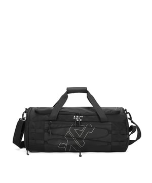 Bolsa de viaje unisex. El cierre es con cremallera. Los bolsillos internos son bolsillos multifuncionales. Hay tres bolsillos externos con cremallera y uno lateral. La bandolera es ajustable y extraíble en tejido. El mango está fabricado en nailon. Hay dos compartimentos internos. El material exterior es poliéster. Internamente está forrado en poliéster. Medidas: 53x22x18,5 cm. Producto de moda