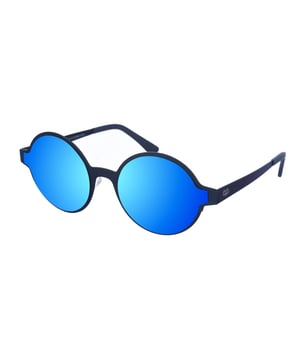 Gafas de sol Kypers con montura de metal.
Color Azul
Forma redonda.
Lentes de color Azul
Patillas de metal, con el nombre de la marca grabado en aplicación metálico.
100% Protección UV. 
Cristales antirreflejo.
Incluye una funda de tela de protección.

Medidas  Alto lente: 50 mm
Ancho lente: 57 mm.
Puente: 20 mm.
Patillas: 145 mm.


Limpieza y manutención:
-Limpiar las gafas con agua y jabón (neutro).
- No utilice paños sucios o abrasivos, que puedan alterar las características de los filtros.
- Utilice solo accesorios y repuestos originales.