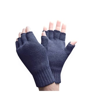 Wenn es draußen kalt wird, wollen wir alle unsere Hände warm halten, können uns aber nicht mit dem Aufwand traditioneller Handschuhe mit ganzen Fingern abfinden. Deshalb hat Heat Holders diese fingerlosen Handschuhe für Männer entwickelt. Sie bieten die gleiche Wärme wie unsere normalen Handschuhe und lassen gleichzeitig die Fingerfertigkeit zu, die Sie für normale Tätigkeiten wie Arbeit, SMS oder das Tippen auf einer Tastatur benötigen. Diese Strickhandschuhe verfügen über ein speziell entwickeltes Thermogarn von Heat Holders, das eine leistungsstarke Isolierung gegen Kälte und eine hervorragende Feuchtigkeitsableitung bietet. Neben dem Außengarn sorgt unser Heat Weaver-Futter, ein seidiges Plüsch-Fleece-Futter, dafür, dass die Menge an warmer Luft, die an Ihrer Haut gehalten wird, maximiert wird. Die Heat Holders-Manschette ist eine schützende Manschette, die sich um das Handgelenk schmiegt und so für zusätzliche Wärme und Isolierung sorgt und Zugluft und locker sitzende Handschuhe verhindert.