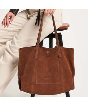 Barneys Originals real cow suede tote bag. Features a magnetic clasp fastening and two sturdy shoulder straps. Spacious and practical—perfect for an everyday work bag.