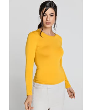 Ceylon-Gelb-Jersey-Oberteil. Lange Ärmel und runder Ausschnitt. Tailliert. Unser Model ist 176 cm groß und trägt Größe 36/S. Maße für Größe 36/S (in cm): Schulter – 35, Brust – 39, Taille – 36, Unterteil – 43, Ärmellänge – 58, Körperlänge – 56. 92 % Mikromodal – 8 % Elastan. Zubehör ist nicht im Lieferumfang enthalten.