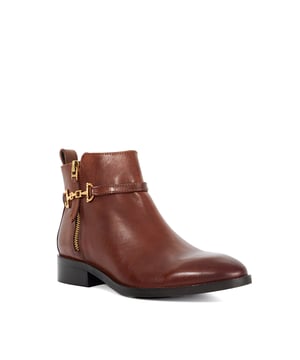 Crafted from soft leather and featuring a distinctive metal buckle detail, our Parklyn ankle boots combines style with practicality. Designed to be worn on repeat,this style showcases a round toe for added comfort and a convenient pull tab for easy on and off.