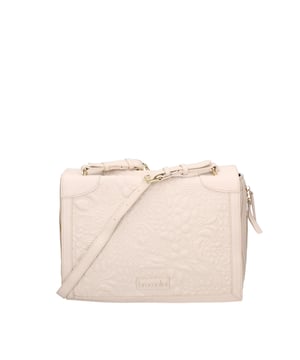 Crossbodytas voor dames met magnetische knoopsluiting. één met ritssluiting en één open binnenzak. afwezige externe zakken. in schouderband van eco-leer. ontbrekend handvat. een binnencompartiment. extern materiaal. 100% polyester binnenkant. Afmetingen: 32x23x10 cm. Modeproduct