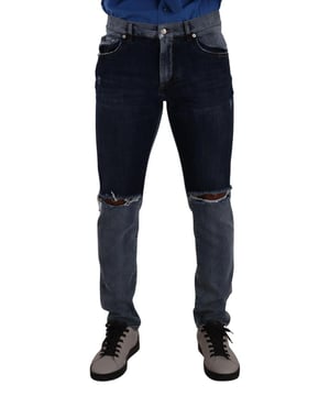 Estilo: Jeans ajustados  
Color: Azul a dos tonos  
Ajuste: Corte estrecho  
Cierre de cremallera y botón  
Detalles de logo  
Hecho en Italia  
Material: 98% algodón 2% elastano  