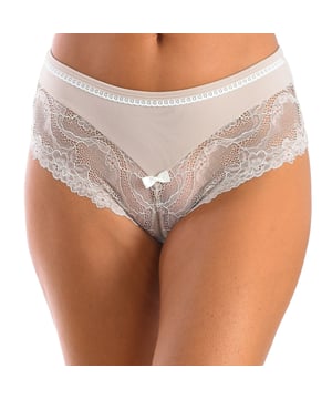 Braga 600 mujer Selene.
Color Tierra

Braga culotte de encaje bicolor. Combina con los sujetadores Flavia y Lucía.
Una prenda cómoda y femenina ideal para el día a día de la mujer.

Composición:  79% Poliamida, 14% Elastán, 7% Poliéster

Lavar a mano. 
Temp. máxima 30º.
No planchar. 
No usar lejía.
No usar secadora.
No lavar en seco.