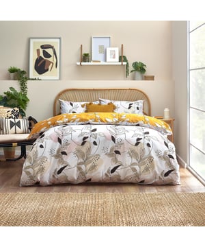 Combine comfort and style with this block leaf design. With a fresh knitted cotton front, soft colouring, and linen-look natural reverse; this cushion will sit perfectly with all interiors.
