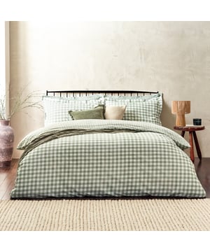 This duvet cover set is both a contemporary and classic addition to your home. The reversible, subtle mélange print provides a luxurious, checked appearance. The included matching pillowcases create a simple yet relaxed look with their Oxford borders, along with the reversible check design that adds an effortless relaxed look to your bedroom. Choose your favourite side to fit with your style, or flip sides to give your bedroom a midweek refresh.