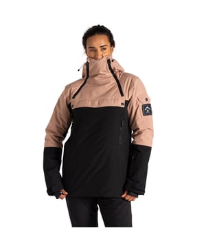 Voering: mesh, gerecycled polyester. Stof: Rekken. Ontwerp: Kleurenblok, Logo. Stoftechnologie: ARED 30/30, Ademend, Duurzame waterafstotende afwerking, Hoge warmte, PFC-vrij, PFOA-vrij, PFOS-vrij, Douchebestendig, Waterdicht. Manchet: Verstelbaar, met treksluiting. Gel Grip, Binnenkant Mouwmanchet, Gewatteerd, Scrim achterpaneel, Sneeuwrok, Getapete Naden, Onderarm Ritsen. Halslijn: Kapitein. Mouwtype: Met lange mouwen. Kap Kenmerken: Op de kap gegroeid, Technisch, Knevelversteller. Zakken: Skipaszak, Opbergzak, 2 Zijzakken, 1 Mouwzak, Ritssluiting, Knoopsluiting. Sluiting: Bovenhoofdse, omgekeerde dubbele ritssluiting. Hem: Verstelbaar. 8 UK: 32 in. 10 VK: 34 in. 12 VK: 36 in. 14 VK: 38 in. 16 VK: 40 in.