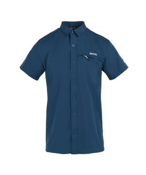 
96% gerecycled polyester, 4% elasthaan. Stof: Rekken. Ontwerp: Logo, eenvoudig. Zakken: 1 borstzak, ritssluiting. Sluiting: Knoopsluiting. Mouwtype: Korte mouwen. Halsuitsnijding: Omgeslagen kraag. Stoftechnologie: Ademend, Duurzaam, Isoflex, Lichtgewicht, Sneldrogend, Waterafstotend. Mesh rugpaneel, Wegpakker. S: 38 in. XXL: 48 in. 3XL: 51 in.