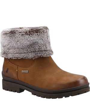 Obermaterial: Leder, Wildleder. Futter: Kunstpelz, weich. Einlegesohle: Gepolstert, Memory Foam. Laufsohle: Flexibel, Gummi, mit Profil. Sohleneigenschaften: Langlebig, Strapazierfähig. Verschluss: Anziehen. Gewebe Technologie: Wasserabweisend, Wasserdichte Membrane. Atmungsaktiv, Kunstfellkragen, Umlegekragen. Blockabsatz. Absatzhöhe: 15mm. Schnitt: Mittlerer Schnitt. Design: Schlicht. Zehenform: Rund. Strapazierfähig.