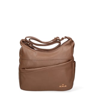 Bolso bandolera para mujer. El cierre es con cremallera. Los bolsillos internos son uno con cremallera y dos abiertos. Los bolsillos externos son uno frontal con cremallera, otro trasero con cremallera y un lateral abierto. La bandolera es ajustable en ecopiel. Falta el mango. Hay dos compartimentos internos. El material exterior es ecopiel. Internamente está forrado en poliéster. Medidas: 30x28x12 cm. Producto de moda