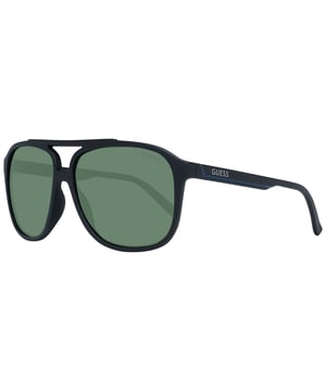 Die Guess GF5084 02N schwarz grün Sonnenbrille hat ein klassisches Pilotengestell, das zeitlose Eleganz ausstrahlt. Das Gestell ist aus hochwertigem Acetat gefertigt, das für seine Haltbarkeit und Leichtigkeit bekannt ist und den ganzen Tag lang Tragekomfort garantiert. Das Guess-Logo auf den schmalen Bügeln verleiht der Brille einen Hauch von Raffinesse.