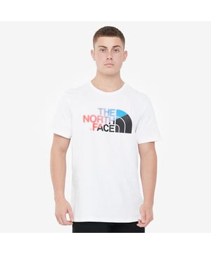 The North Face Bad Glasses T-shirt in Clear Lake Blue/TNF Black. Klassieke pasvorm, ronde hals, korte mouwen. The North Face-logo in opvallende Bad Glasses-print op de voorkant. Zacht en comfortabel. Dit North Face Bad Glasses T-shirt is de perfecte causale essential om toe te voegen aan je garderobe.